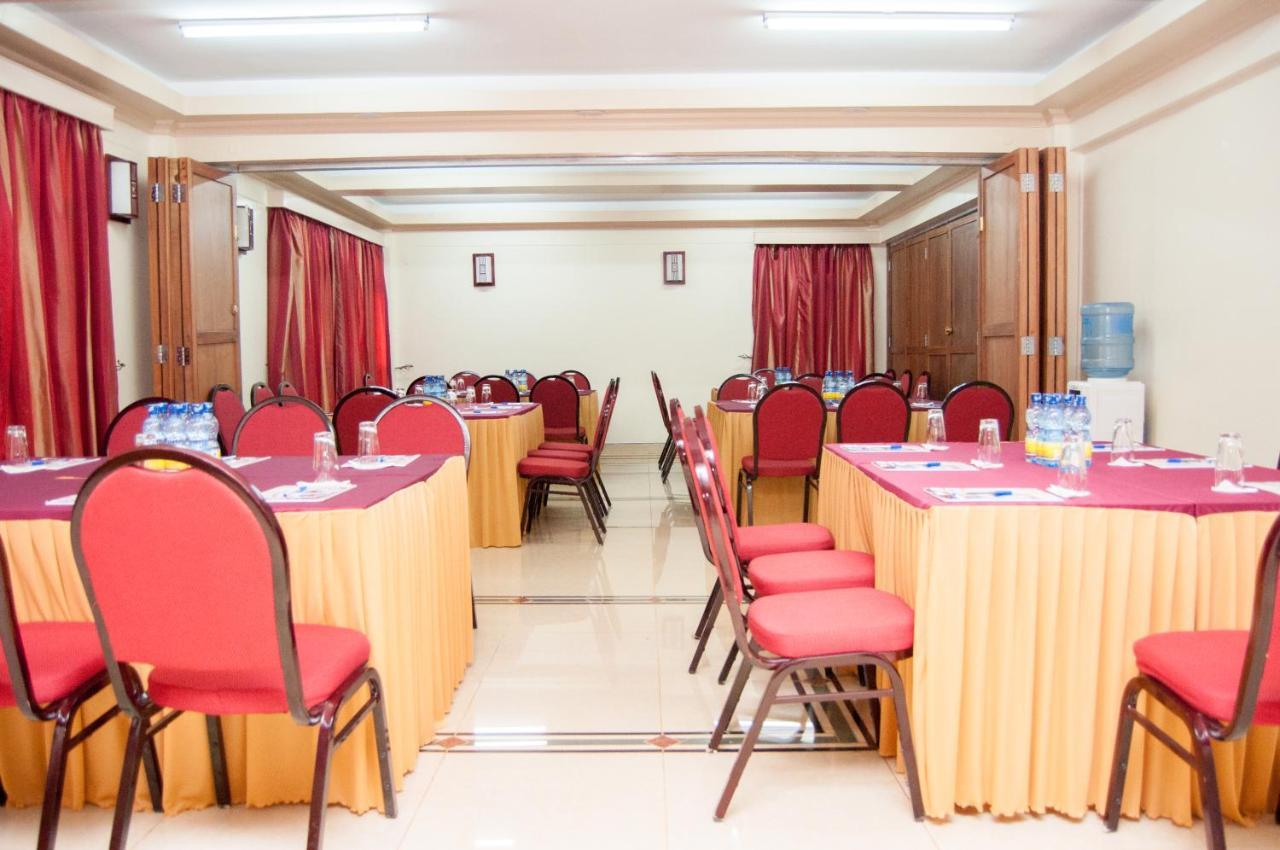 Hotel Baron Eldoret Esterno foto